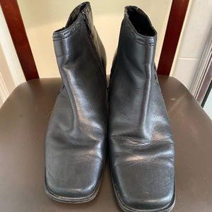 Adorable black ankle boots leather